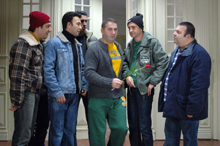 Hababam Sınıfı Üç Buçuk filminin konusu ne? Oyuncuları kimlerdir? Nerede çekildi?