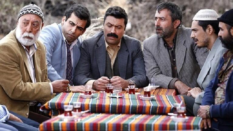 Eski Köye Yeni Adet filminin konusu nedir? Oyunuları kimler? Nerede çekildi?