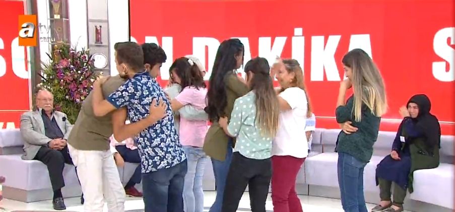 Müge Anlı anlatılanlar karşısında canlı yayında gözyaşlarını tutamadı