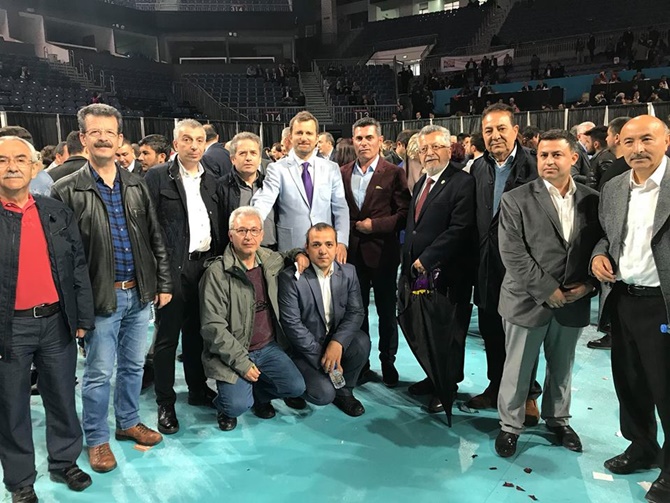 Gönüllerin Vekili Alim Erdemir Temayülde yoğun ilgi gördü