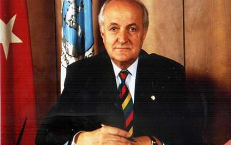 Dokuz Eylül Üniversitesi eski rektörü Namık Çevik yaşamını yitirdi