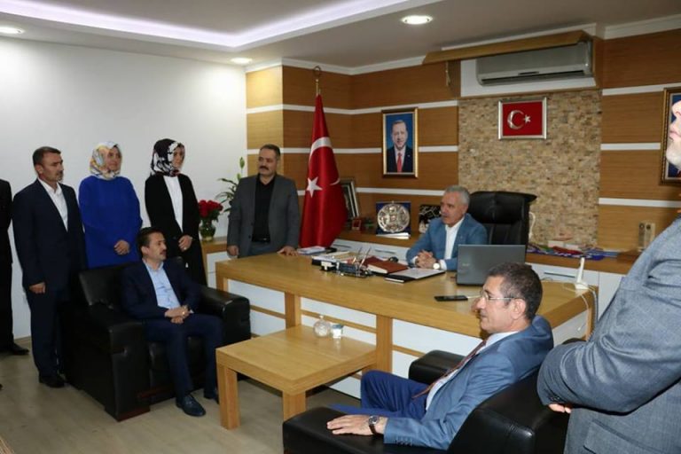 Tuzla'da AK Parti'ye büyük katılım