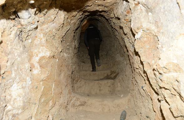 Bafelyun Dağı'nda Teröristlerin Eğitim Kampı, Sığınağı Görüntülendi