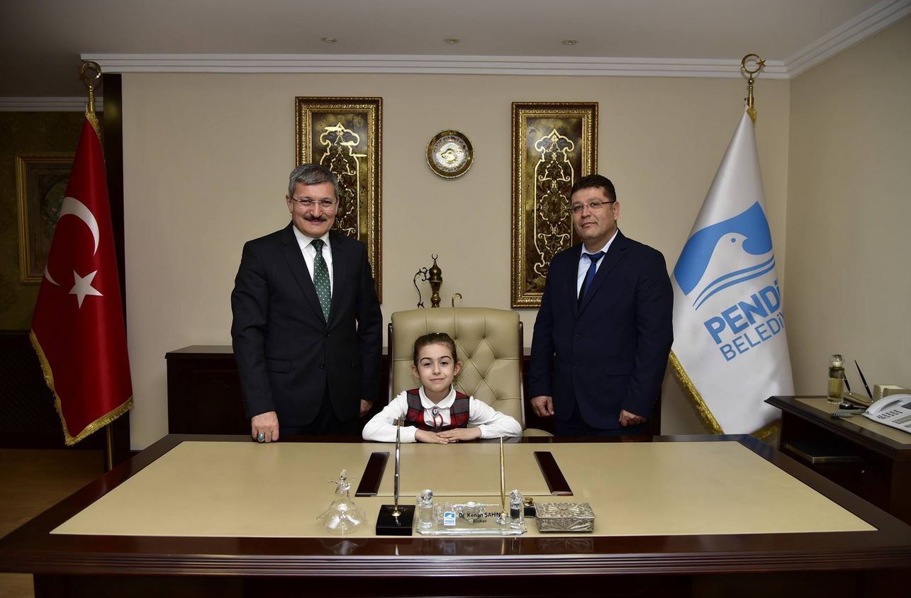 Pendik'te Minik Başkanlar Makam Koltuğunda İlk Talimatı Verdi