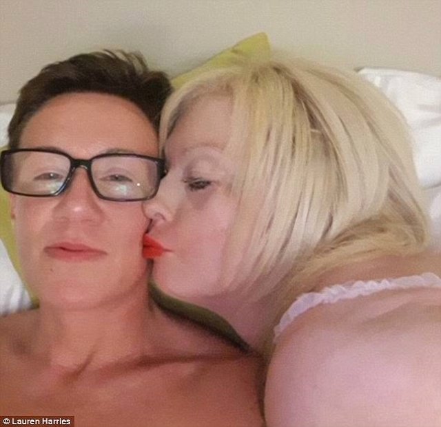  Lauren Harries canlı yayın izle! Sevgilisiyle ilişkiye girerken canlı yayın yaptı!