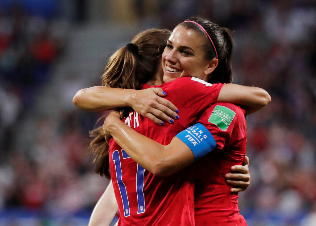 Alex Morgan gol sevincinde öyle bir hareket yaptı ki...