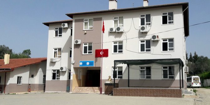 Antalya'da ingilizce öğretmeni okulda kendini asarak intihar etti