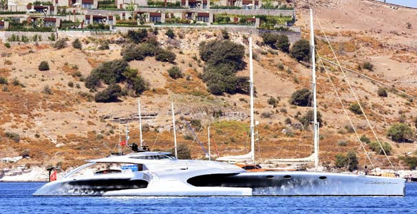 Görenlerin bir daha baktığı yat, Bodrum'da