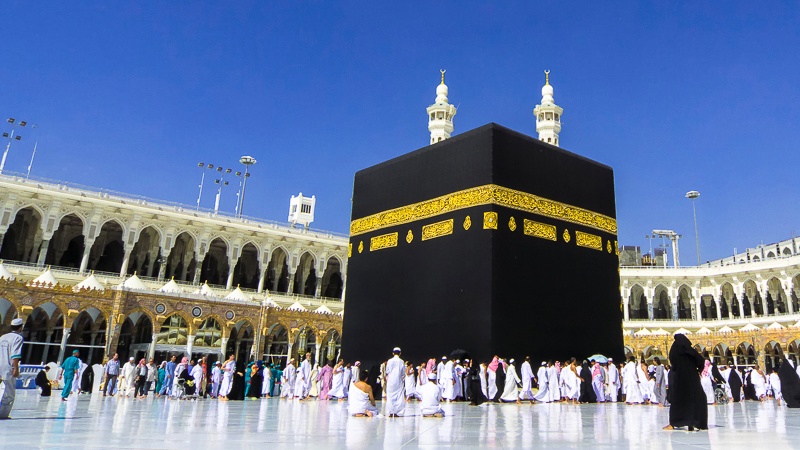 Bu görüntüler Müslümanları ayağa kaldırdı! Kabe'de kağıt oynadılar !