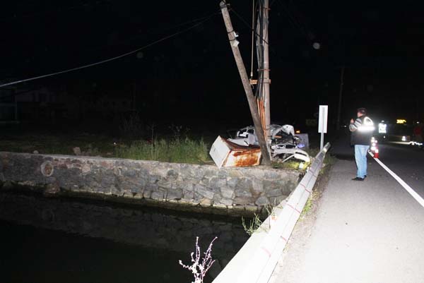 Ayvalık'ta Trafik Kazası: 3 Genç Hayatını Kaybetti