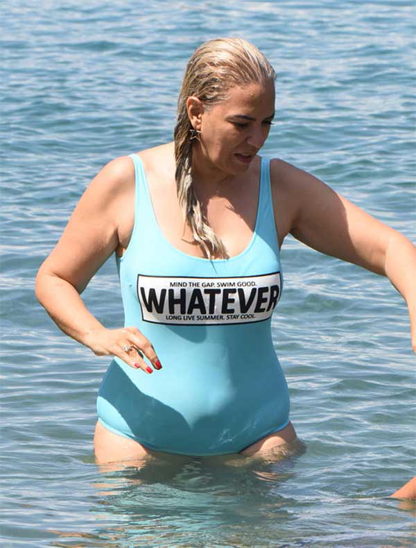 Yeşim Salkım mayolu görüntülendi 'Benden bu kadar'