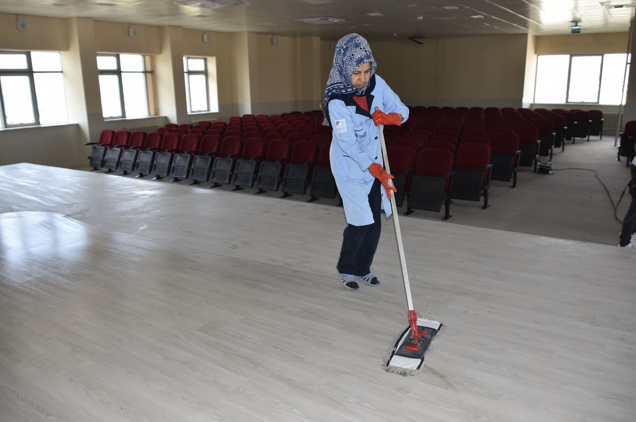 İstanbul Pendik'teki okullar yeni dönem için temizlendi!