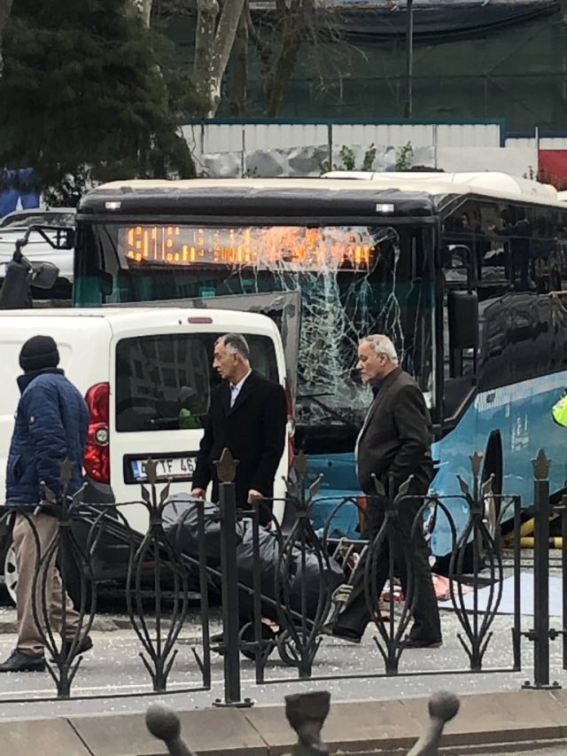 Özel Halk otobüsü kazası nerede oldu? Beyazıt kaza son dakika!