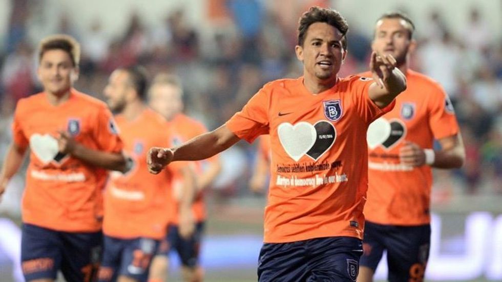 Bursaspor Mossoro'nun peşinde koşuyor!