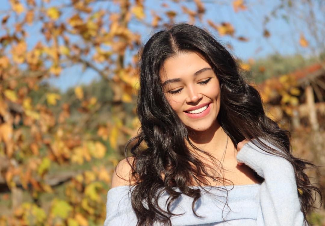 Ela Yörüklü kimdir? Aslen nereli? Kaç yaşında?