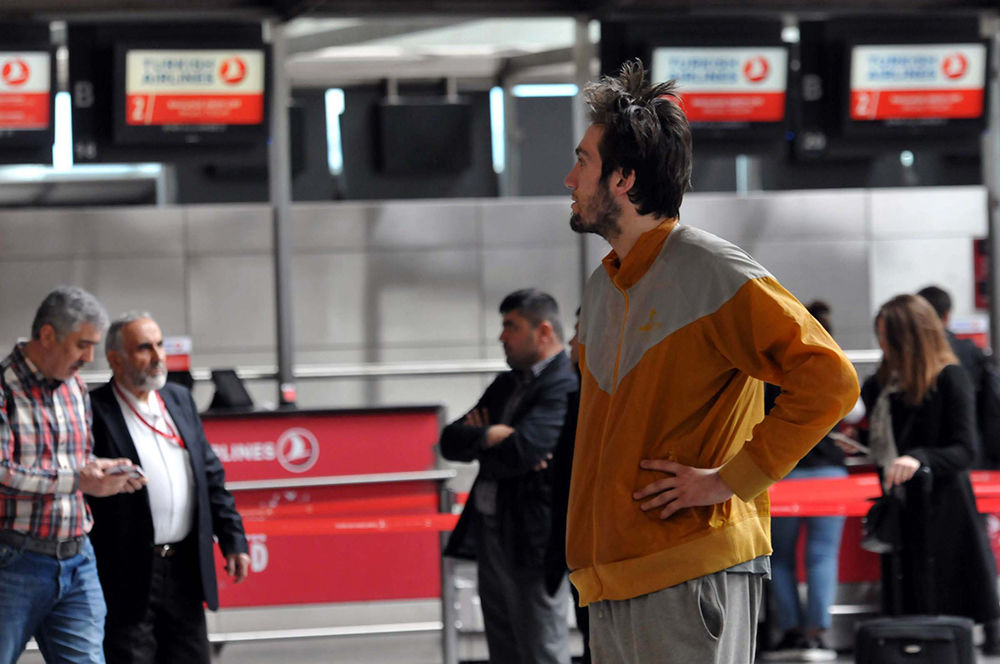 Başarılı Basketbolcu Hayalleri İçin Havalimanı'nda Yaşıyor