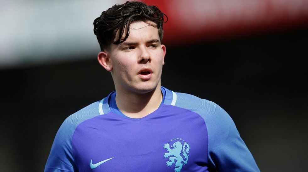 Fenerbahçe Ferdi Kadıoğlu transferini resmi sitesinden duyurdu