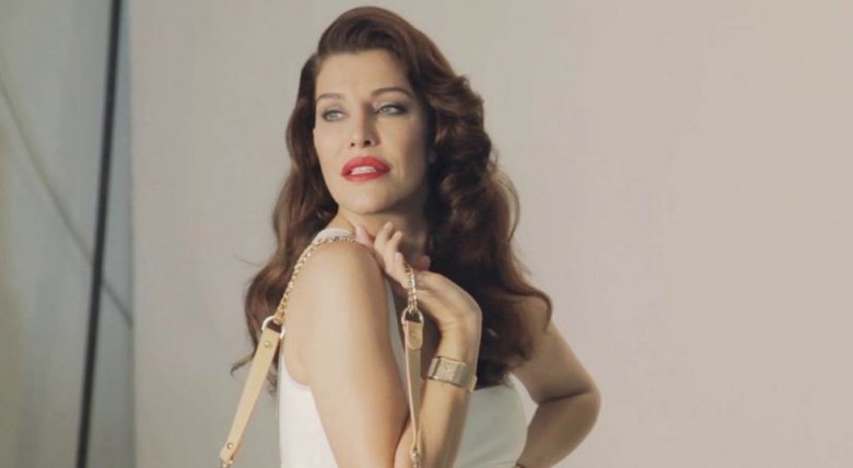 Deniz Akkaya'dan doğum gününü kutlayanlara ayak iziyle teşekkür