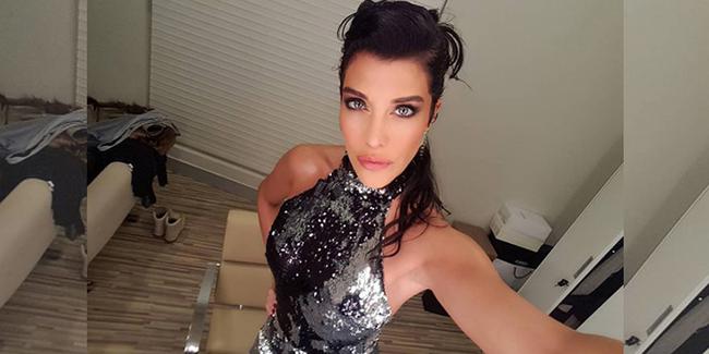 Deniz Akkaya'dan doğum gününü kutlayanlara ayak iziyle teşekkür