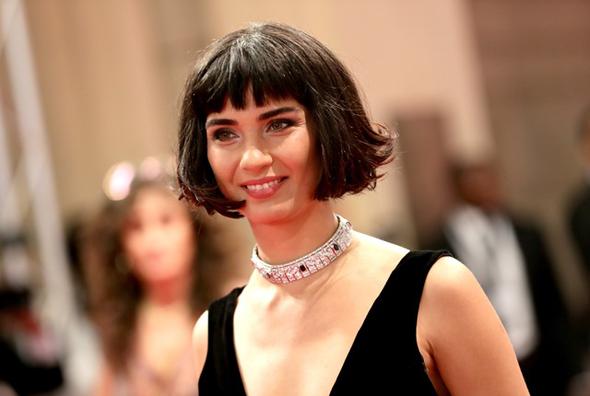 Tuba Büyüküstün Dubai Film Festivali’nde | Tuba Büyüküstün'ün Kıyafeti