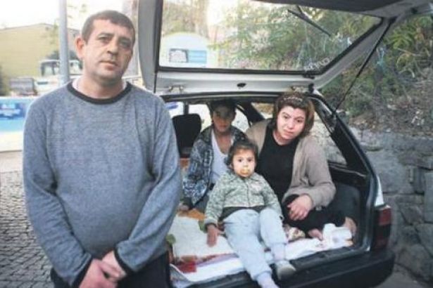 Kayınvalide kira ödemeyen damadı ve kızını 3 çocuğuyla sokağa attı