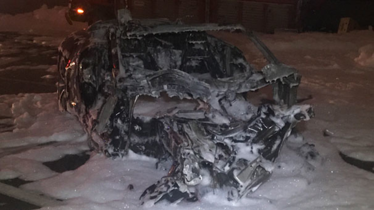 TEM'de Feci Kaza | Otomobilin Tüm Parçaları Koptu