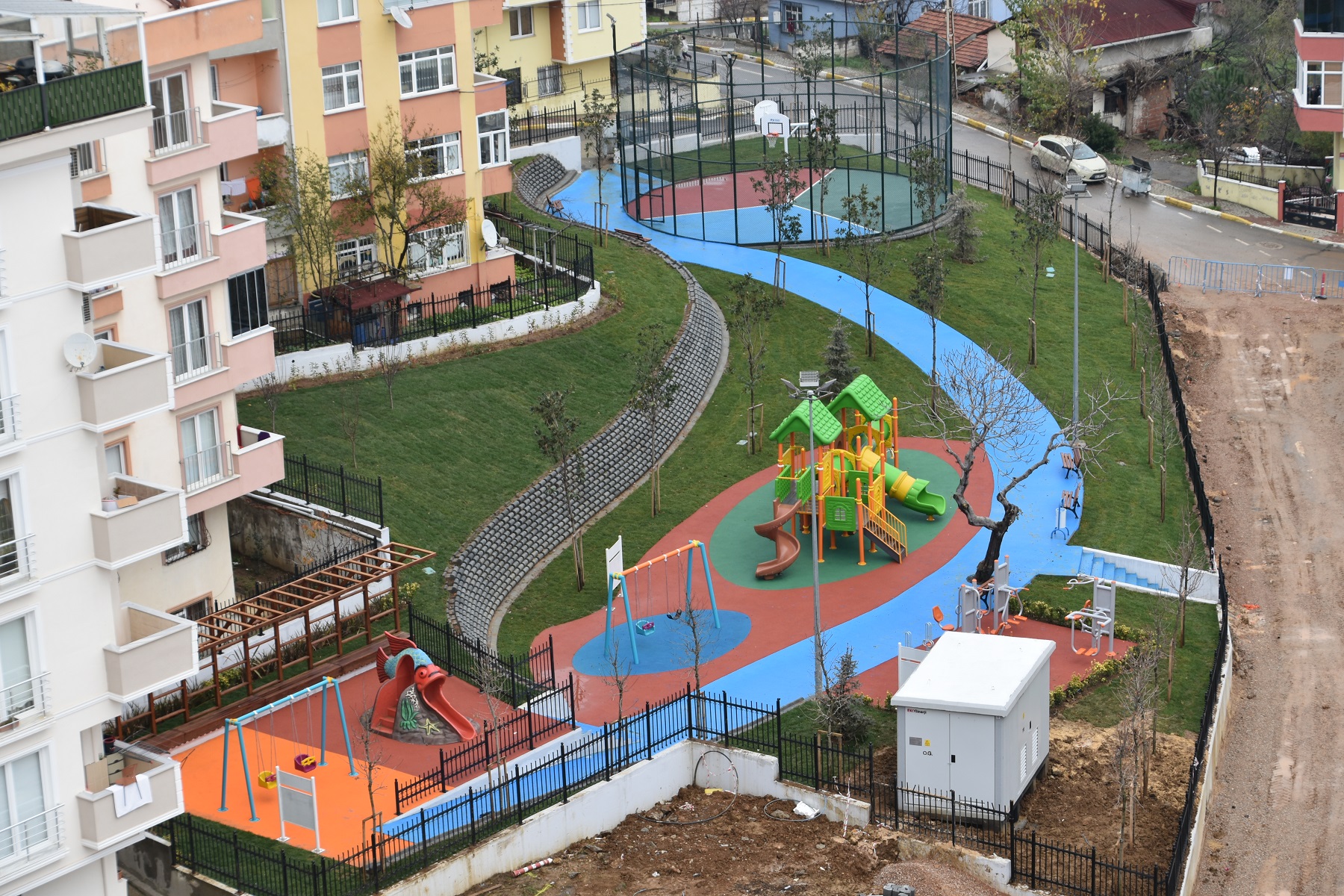 Pendik'te 9 Park, 5 Halı Saha Tamamlandı
