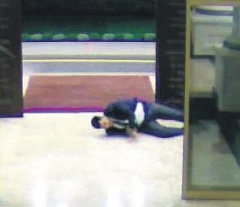 Ben FETÖ'cüyüm diyerek teslim olan o komutan hakkında flaş iddia