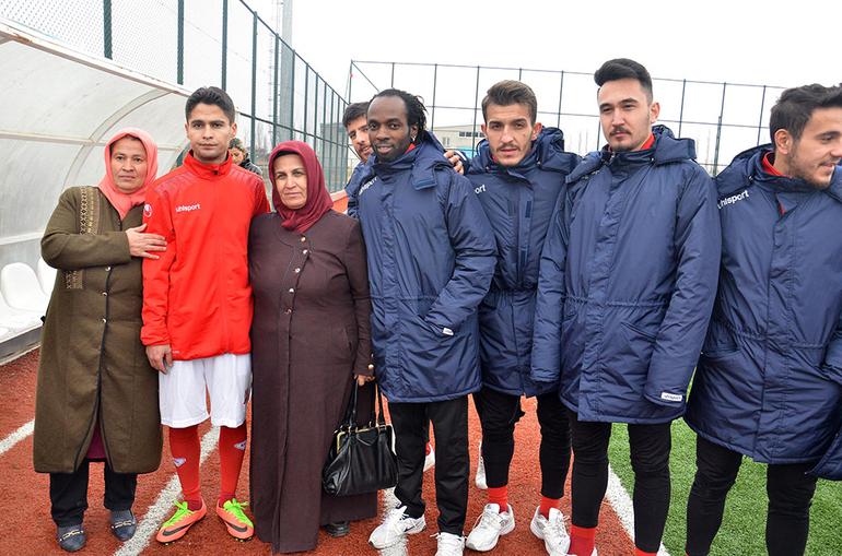 Balona Rövaşata Atan Çocuk Futbolcu Oldu