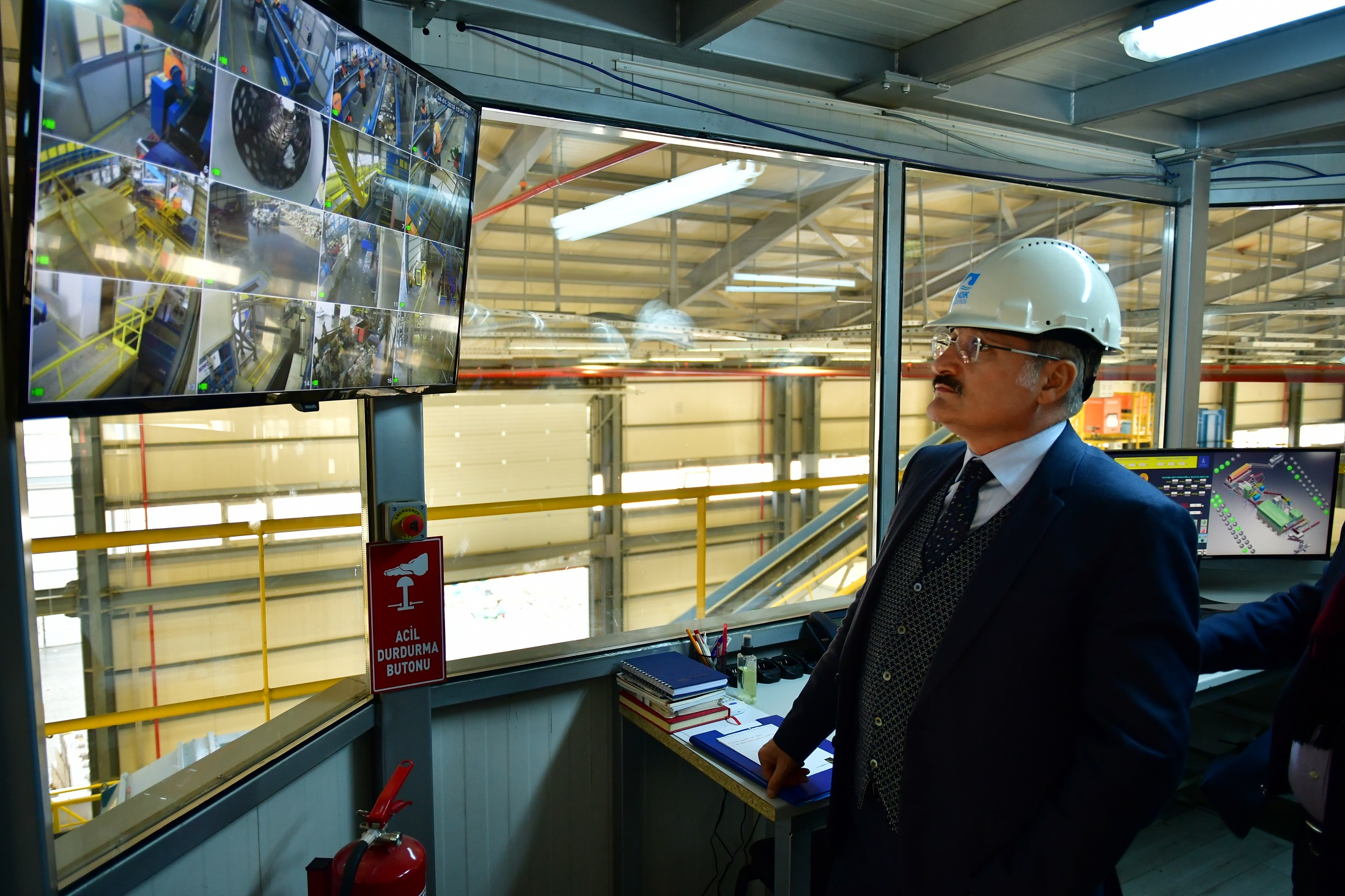 Başkan Kenan Şahin’den şok ifade: “Kendi tabelamızı söküp bize satmaya çalıştılar!”