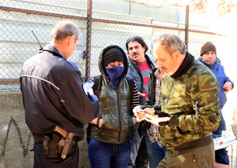 Canlı Bomba Zannedilen Genç Kız Kaçırılmayı Bekliyormuş