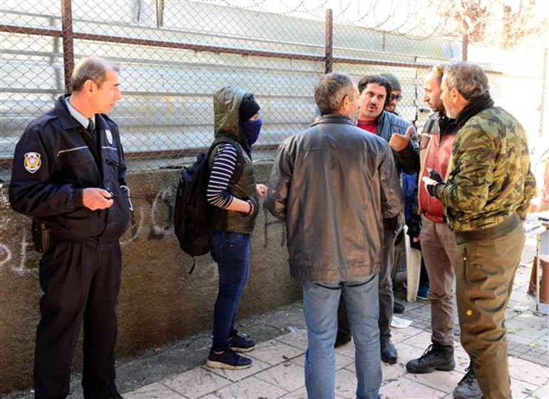 Canlı Bomba Zannedilen Genç Kız Kaçırılmayı Bekliyormuş