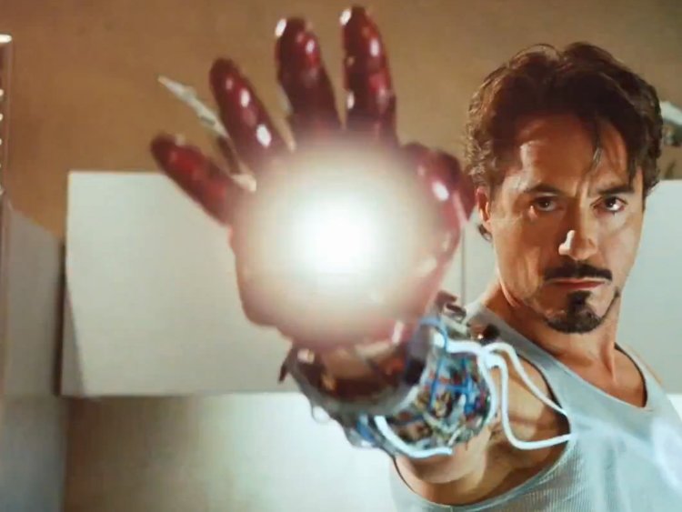 Iron Man filminin konusu nedir? Oyuncuları kimdir? Kaç yılında çekildi?