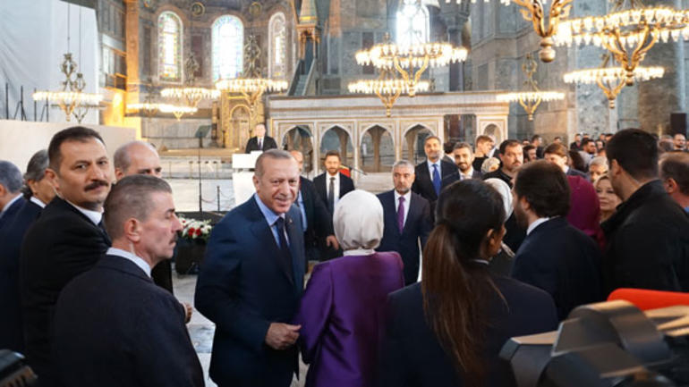 Cumhurbaşkanı Erdoğan: "Çatlayın patlayın AKM'yi yıktık"