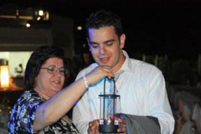 KKTC'li Eski Bakanın Oğlu İstanbuldaki Yatağında Ölü Bulundu