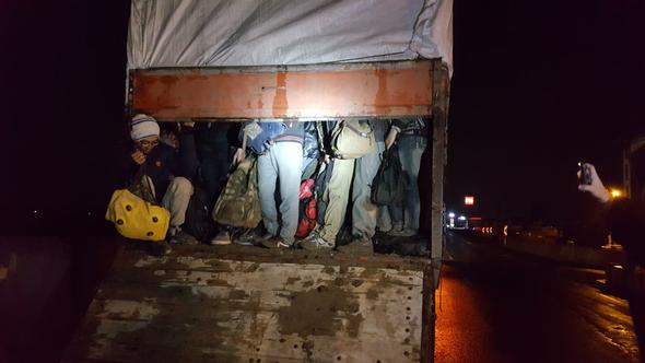 Taliban'ın Vahşetinden Bıkan Afganlar Göçe Devam Ediyor