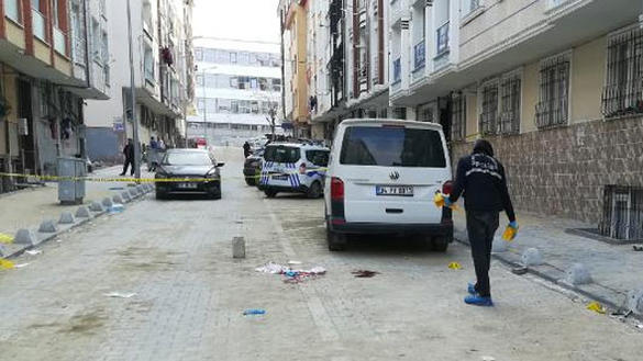 Esenyurt'ta Boşanmak İsteyen Karısını Sokak Ortasında Vurdu!