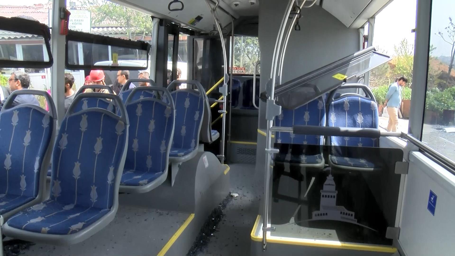 Harfiyat Kamyonu İETT Otobüsü İle Çarpıştı Çok Sayıda Yaralı Var