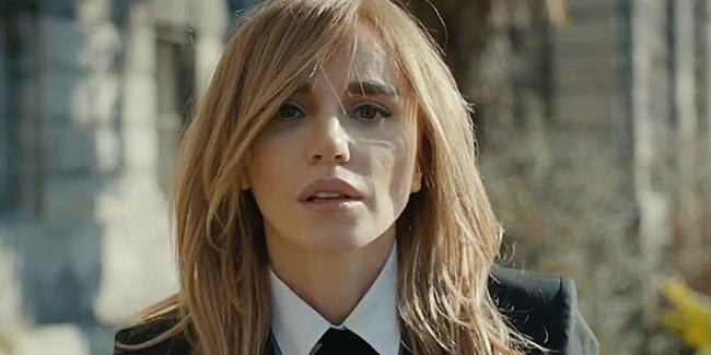 Şarkıcı Gülşen'in Ordu konserinde çorap krizi " Şuursuz sunucu"