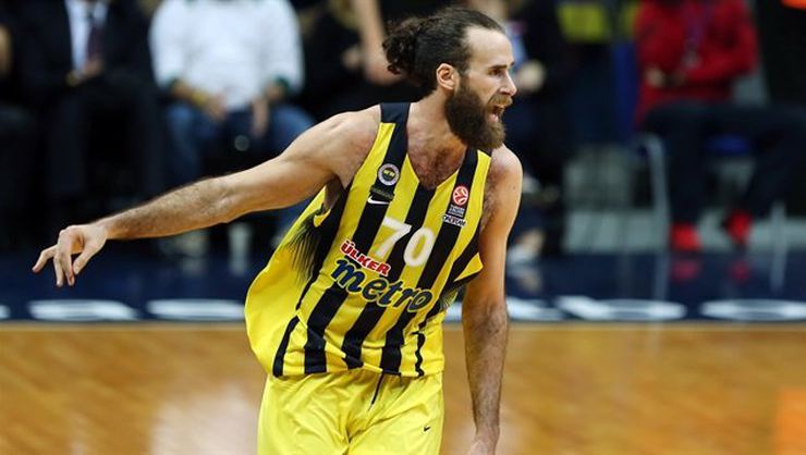 Gigi Datome 3 sene daha Fenerbahçe Beko forması giyecek