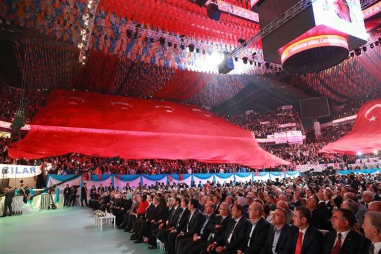 Cumhurbaşkanı Erdoğan seçim manifestosunu açıklıyor! Tüm Türkiye nefesini tuttu!