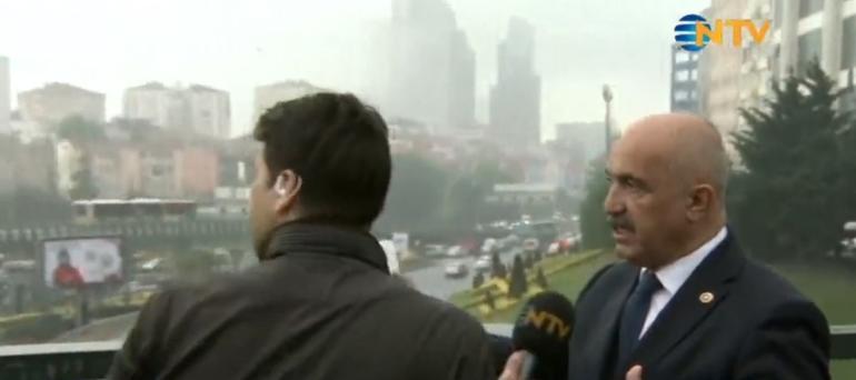 Trafik kazaları anlatılırken canlı yayında trafik kazası meydana geldi