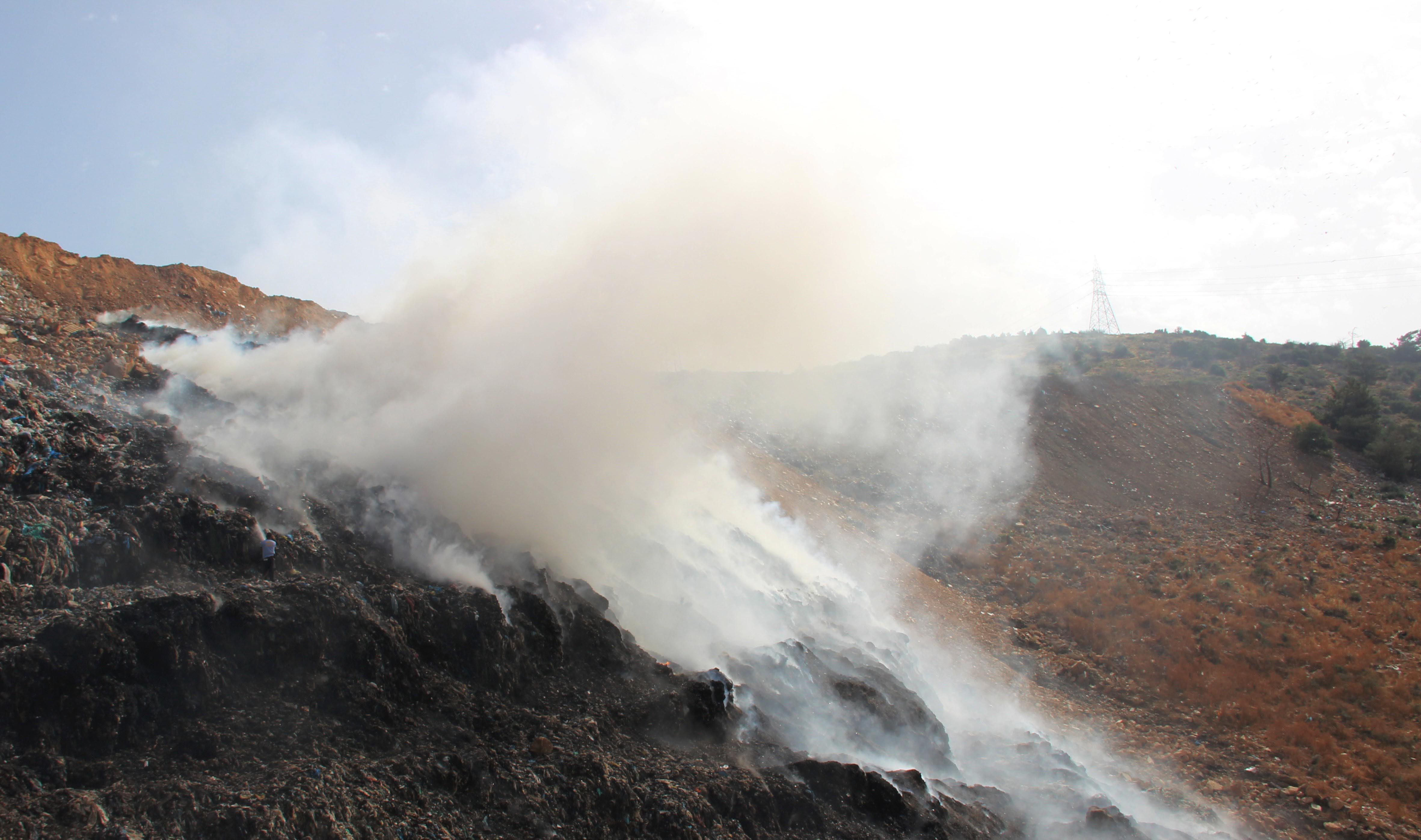 Çöplükte başlayan yangın Bodrum'a zehir saldı