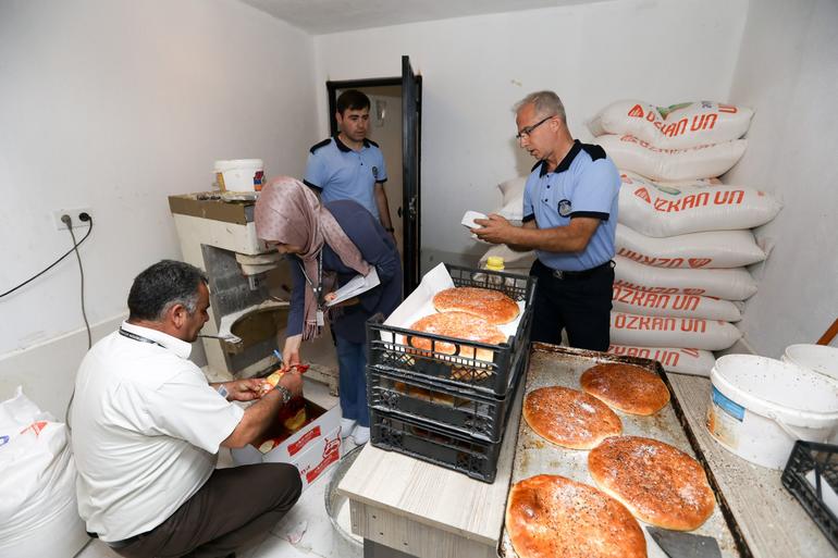 Apartman garajından çıkan mide bulandırıcı görüntü!