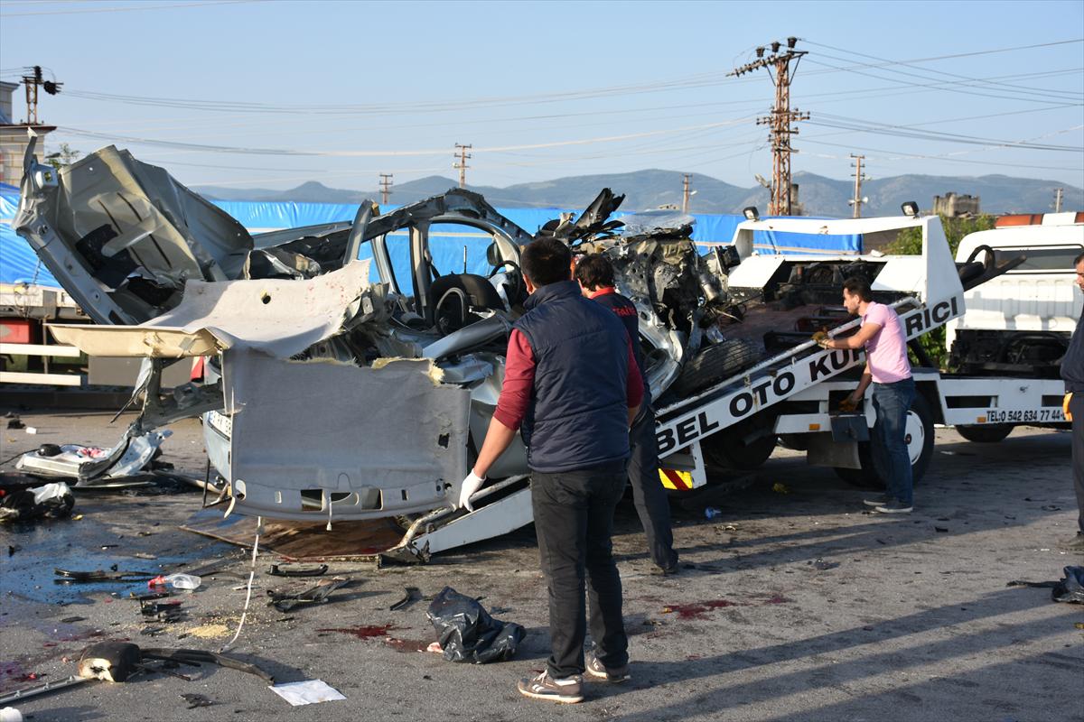 Amasya'da korkunç kaza: Aynı aileden 3 kişi öldü 6 kişi yaralandı