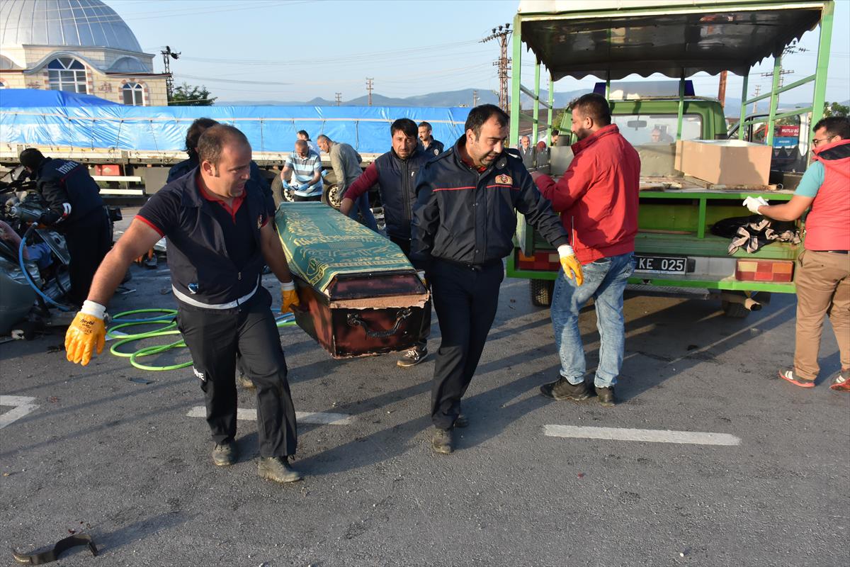 Amasya'da korkunç kaza: Aynı aileden 3 kişi öldü 6 kişi yaralandı