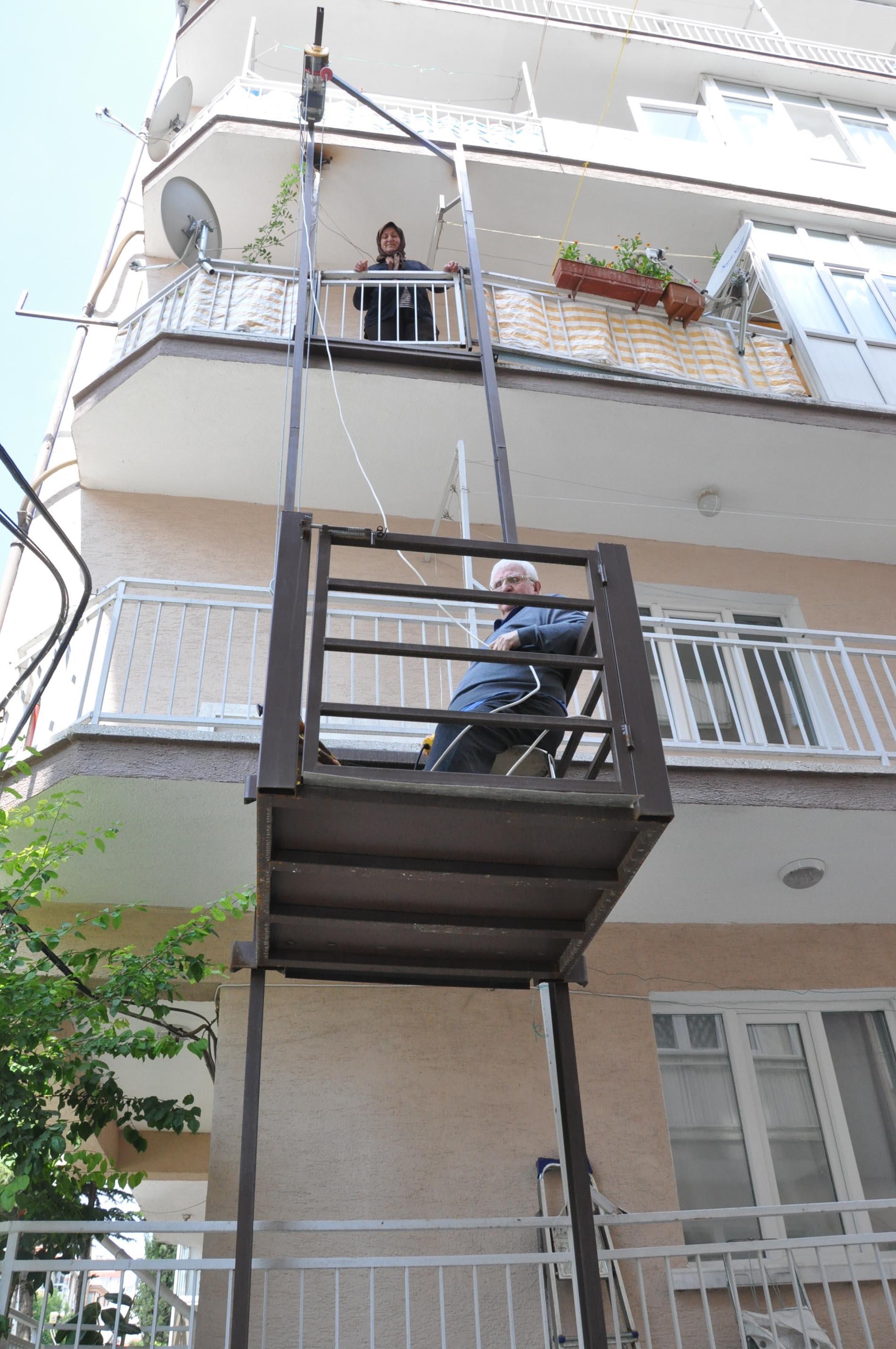 Seçimde engel tanımadılar! İşte seyyar sandıkla oy kullanan vatandaşlar