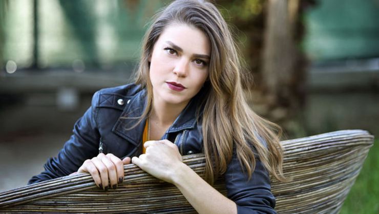 Aslı Enver Murat Boz'dan kaçtı