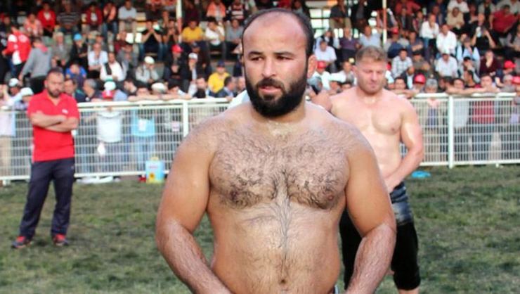 Orhan Okulu kimdir? Kaç Yaşında? Nereli? 2018 Kırkpınar Başpehlivanı kimdir?