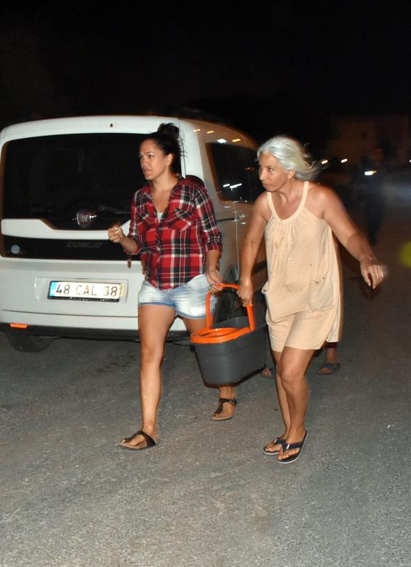 Bodrum'da gece çıkan yangın herkesi korkuttu